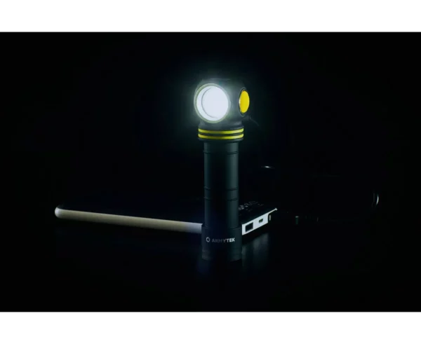 Armytek Elf C2 Micro USB+18650