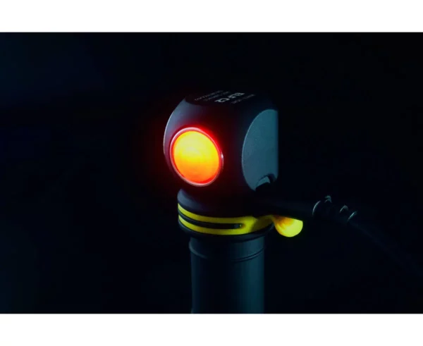 Armytek Elf C2 Micro USB+18650